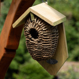 Naturfarbener Meisenkasten aus Holz als Vogel-Nisthilfe für Wildvögel in Antik-Optik – Bild 1 von 4
