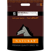 Produktbild von NATUSAT Mineralsticks Pellets Mineralfutter für Pferde 8 kg
