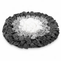 Produktbild von Navaris Schnüffelteppich für Hunde aus Fleece in Grau Ø 48 cm