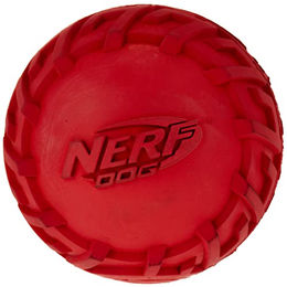 Nerf Dog Hundespielzeug Gummiball mit Reifenprofil in Rot für mittlere Hunde - 7,6 cm – Bild 1 von 2