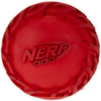 Produktbild von Nerf Dog Hundespielzeug Gummiball mit Reifenprofil in Rot für mittlere Hunde - 7,6 cm