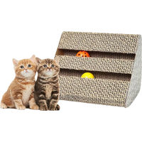 Produktbild von Nikcorp Katzenkratzer aus Karton mit Spielball in Dreiecksform 27,3x17,5x17,5 cm