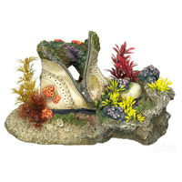 Produktbild von Nobby Aquariendekoration Schuh mit Korallen und Pflanzen aus Kunstharz als Figur und Höhle für Fische