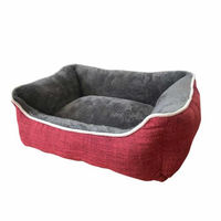 Produktbild von Nobby Hundebett Classic eckig aus Plüsch in Rot Grösse M