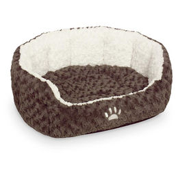 Nobby Hundebett Neiku oval aus Plüsch braun/weiß 55 x 50 x 21 cm - 1 Stk. – Bild 1 von 3