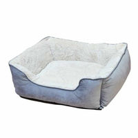 Produktbild von Nobby Komfortbett Classic TOFA eckig für Hunde aus Plüsch grau/beige 70 x 60 x 20 cm