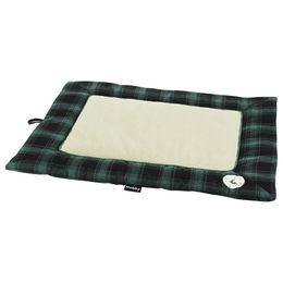 Produktbild von Nobby Xmas Komfort-Hundematte aus Plüsch in Grün 75 x 55 cm