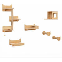 Produktbild von Northix Katzenwand-Kletterset mit Hängematte, Kratzbäumen und Haus