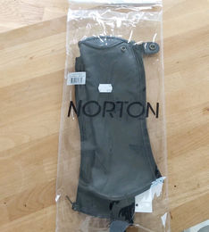 Norton Glitter Mini Chaps für Kinder aus Kunstleder Schwarz Größe 8 Jahre – Bild 1 von 4