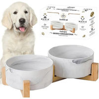 Produktbild von NUXIE Premium Katzennapf-Set aus Keramik mit Bambusständer und Marmordesign 2x400ml Weiß