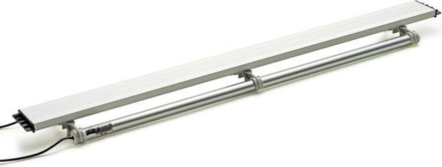 Produktbild von Oase HighLine Classic LED Beleuchtungskit für Aquarien bis 200 Liter in Silber