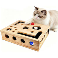 Produktbild von oCreon Katzenkratzspielzeug 2-in-1 Kratzbox mit Schleifpapier und interaktiver Puzzlebox