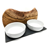 Produktbild von Olivenholz-erleben Futterstation MOUNTAIN aus Olivenholz mit 2 Porzellanschalen 18 cm - 2 x 1,5 l