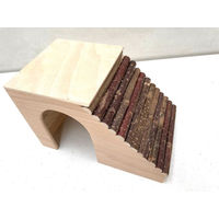 Produktbild von Ollesch Haselnusshaus für Meerschweinchen aus Naturholz 33cm