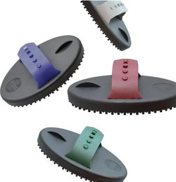 Produktbild von Ovaler Kunststoff-Striegel für Pferde von Umbria Equitazione in Schwarz