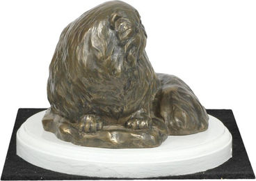 Produktbild von Persische Katzenfigur auf weißem Sockel