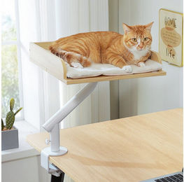 Produktbild von PETEPELA Kratzbaum Katzenbett für Schreibtisch mit interaktivem Plüschball, Katzenkorb, 360° drehbar Katzenbettständer, Katzen Hängematte