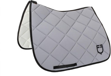 Produktbild von Pferdetrainingsteppich aus technischem Gewebe mit Logo Equestro