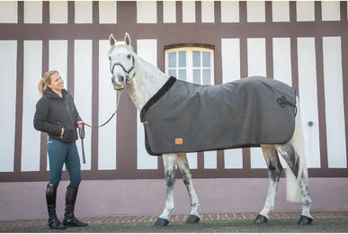 Produktbild von Paddock Sports Fleecedecke für Pferde in Grau oder Schwarz