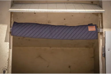 Produktbild von Paddock Sports Kopfschutz für Pferde aus Polyester in Schwarz oder Blau
