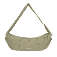 Produktbild von Palopa Hundetragetasche Bara Crinkled für Welpen in Pale Olive aus wasserabweisendem Polyamid und Polyester