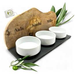 Personalisierte Futterstation aus Olivenholz mit 3 Näpfen für Hunde und Katzen von OLIQUE – Bild 1 von 8