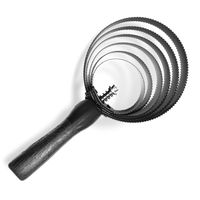 Produktbild von Pferdelinis Edelstahl Striegel für Pferde zur Fellreinigung in Silber und Schwarz