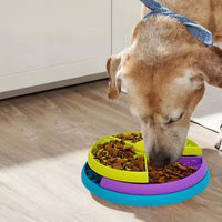 Produktbild von Pfoten-Boutique Anti-Schling Futternapf für Hunde als interaktiver Slow Feeder aus Kunststoff in Bunt
