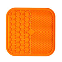 Produktbild von Pfoten-Boutique Leckmatte aus Silikon für Hunde in Orange 15x15 cm