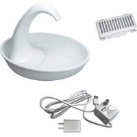 Produktbild von Pioneer Pet Swan Trinkbrunnen für Katzen aus Kunststoff in Weiß 2,36 l