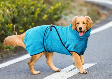 Pisi & Bili Hundebademantel aus 100% Baumwolle für erwachsene Hunde in Türkis – Bild 1 von 5