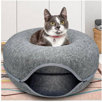 Produktbild von Pisi & Bili Katzenhöhle aus Filz in Grau für erwachsene Katzen