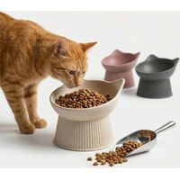 Produktbild von PIUPET Erhöhter Katzennapf Beige Ergonomischer Futternapf aus Bambus für alle Altersstufen