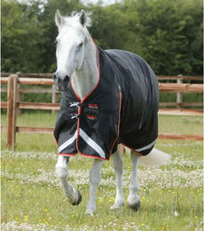 Premier Equine Buster Hardy wasserdichte Outdoor-Decke für Pferde in Schwarz – Bild 1 von 5
