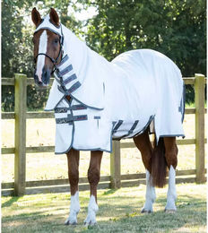 Premier Equine Buster Sweet Itch Fliegendecke für Pferde mit Bauchklappe in Weiß – Bild 1 von 5