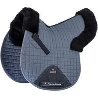 Produktbild von Premier Equine GP/Jump Numnah Sattelunterlage mit integrierter dämpfender Schafsfell-Unterlage aus Synthetik