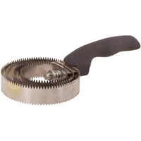 Produktbild von Premiere Spiralförmiger Striegel für die Pferdepflege aus Metall in Schwarz und Silber