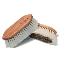 Produktbild von Procavallo Fellbürste aus Holz in Braun zur Fellpflege