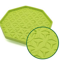 Produktbild von Procyon Ladi Mat Schleckmatte aus Silikon für Hund und Katze mit Wobbler Saugnapf hellgrün 25 cm