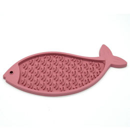 Procyon Ladi Mat Schleckplatte Fish Intelligenzspielzeug für Katzen aus Silikon in Rosa – Bild 1 von 3