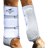 Produktbild von Professional's Choice Easy-Fit Gamaschen für Pferde aus Neopren in Weiß
