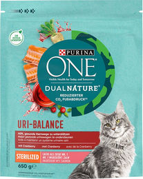 Purina ONE Dual Nature Sterilized Katzenfutter mit Lachs für erwachsene kastrierte Katzen 650 g - 650 g – Bild 1 von 4