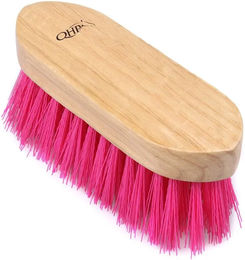 Produktbild von Q-essentials Pferdestopfen Color Bürste aus Holz in Bunt und Rosa