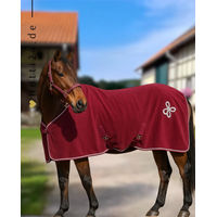Produktbild von QHP Abschwitzdecke mit Ornament in Bordeaux Rot Silber