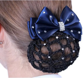 QHP Chique Haarschleife mit Haarnetz und Strass-Steinen in Schwarz und Blau – Bild 1 von 3