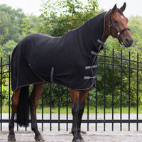 Produktbild von QHP Fleecedecke Basic mit Halsteil und Kreuzgurten Blau Schwarz 175 cm
