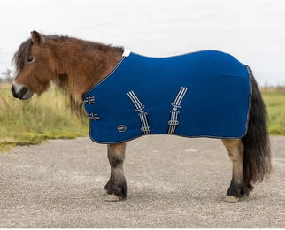Produktbild von QHP Fleecedecke für Shettys in Blau mit Kreuzgurten aus Polyester