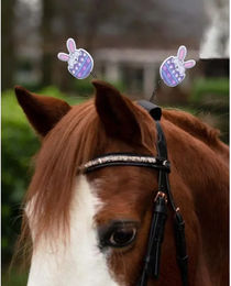 QHP Genickschmuck Ostern für Pferd und Pony mit Ei-Kaninchen Motiv in Lila Bunt – Bild 1 von 1