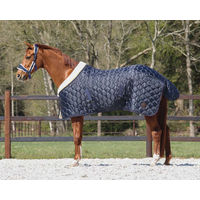 Produktbild von QHP Stalldecke Classy Navy mit Kunstfellkragen 125 cm