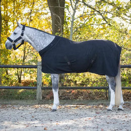 QHP Zahra Pferdedecke aus Fleece in Schwarz – Bild 1 von 4